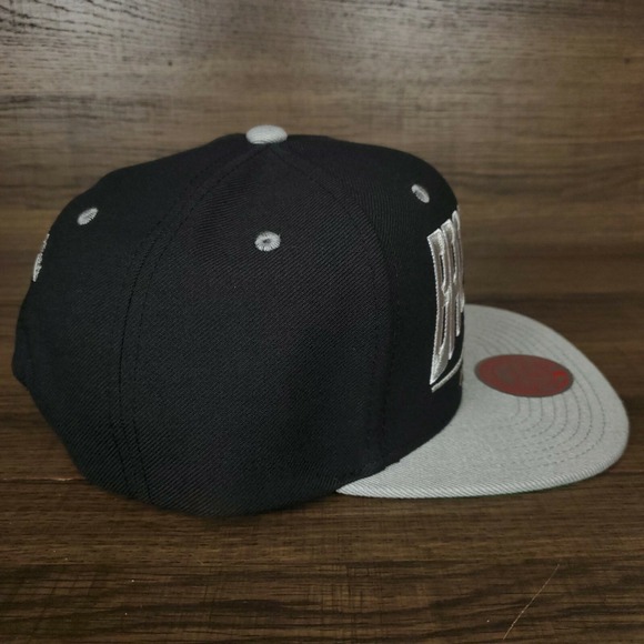Brooklyn Nets Mitchell & Ness NBA Snapback Hat Cap Embroidery Art Black Gray NWT - Picture 4 of 8